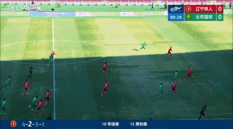 博主:多名专业裁判均一致认定韩镕泽禁区外手接球是直红